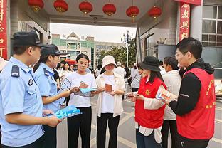 小波特谈约基奇不看人传球：他好像脑后长了一双眼睛